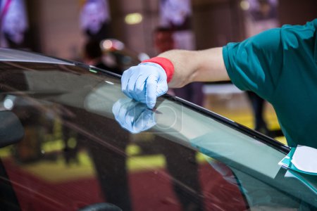 repair car windshield