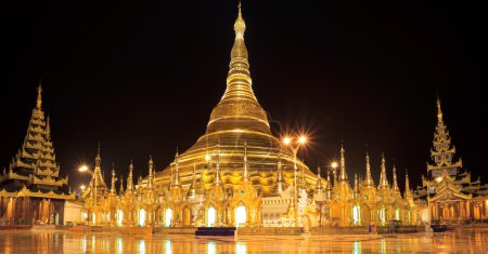 Shwedagon pagoda at night (Panorama), Rangon,Myanmar